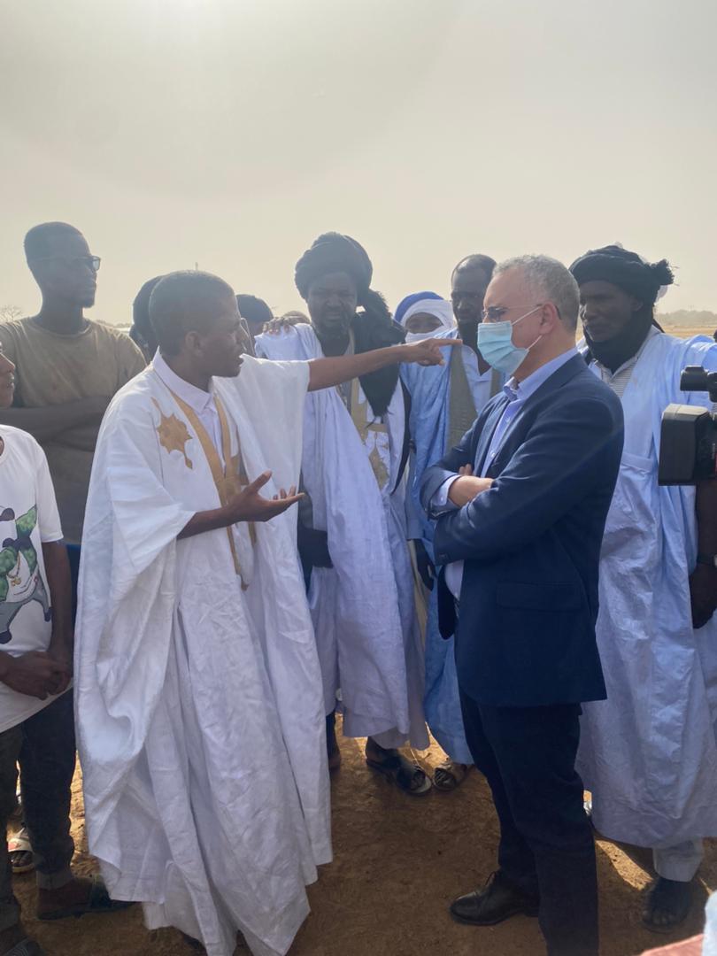 You are currently viewing Le Président de la CNDH rend visite aux agriculteurs de la région de Legseiba dans le Wilayat de Trarza