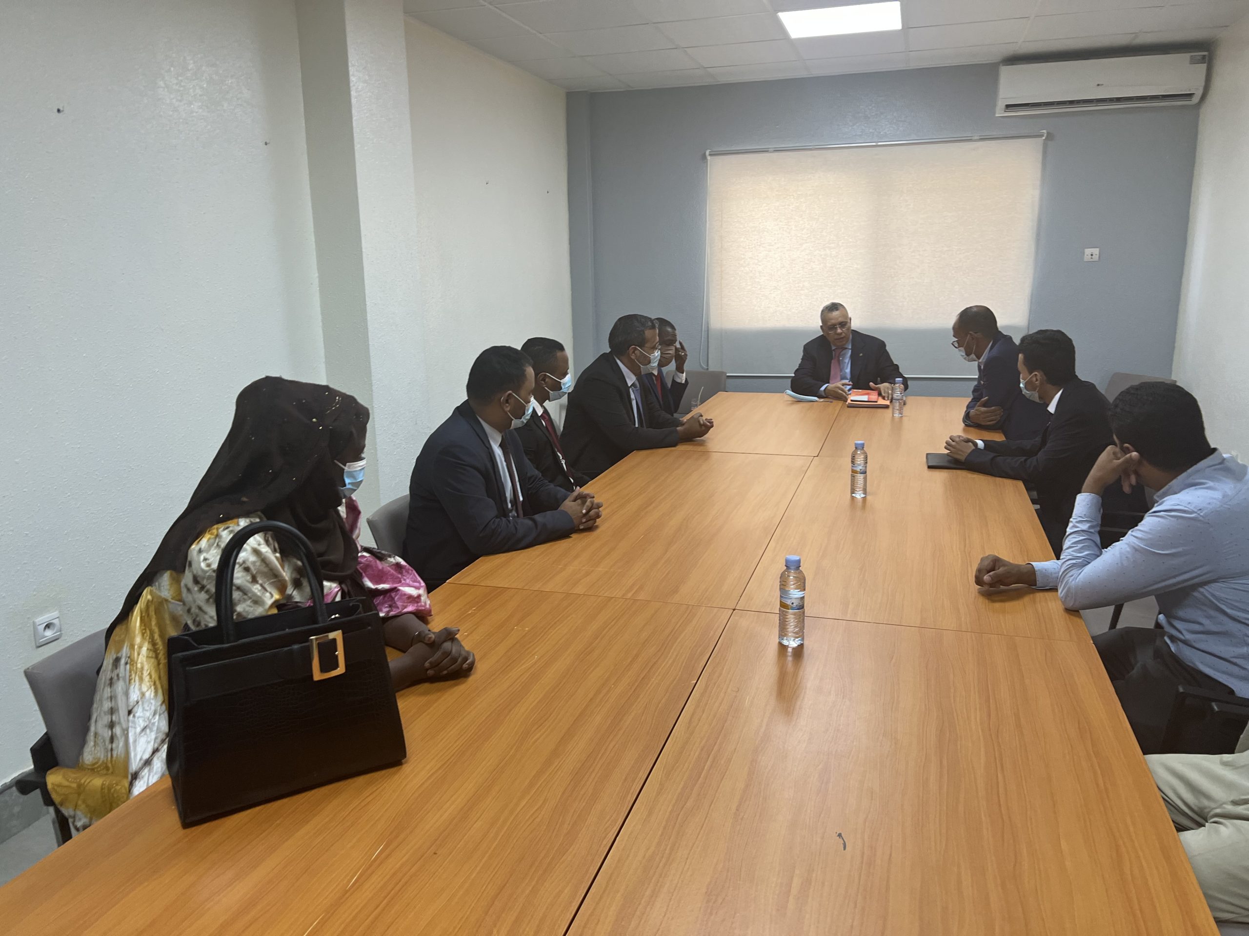 Read more about the article استقبل رئيس اللجنة الوطنية لحقوق الانسان الأستاذ احمد سالم بوحبيني اليوم مجموعة من المحامين الشباب