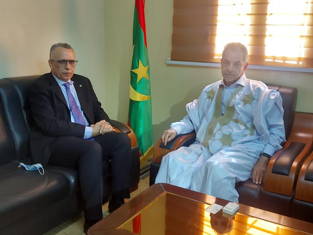 Read more about the article قام رئيس اللجنة الوطنية لحقوق الإنسان بزيارة إلى ولاية انواذيبو توجه خلالها إلى المستشفى الجهوي