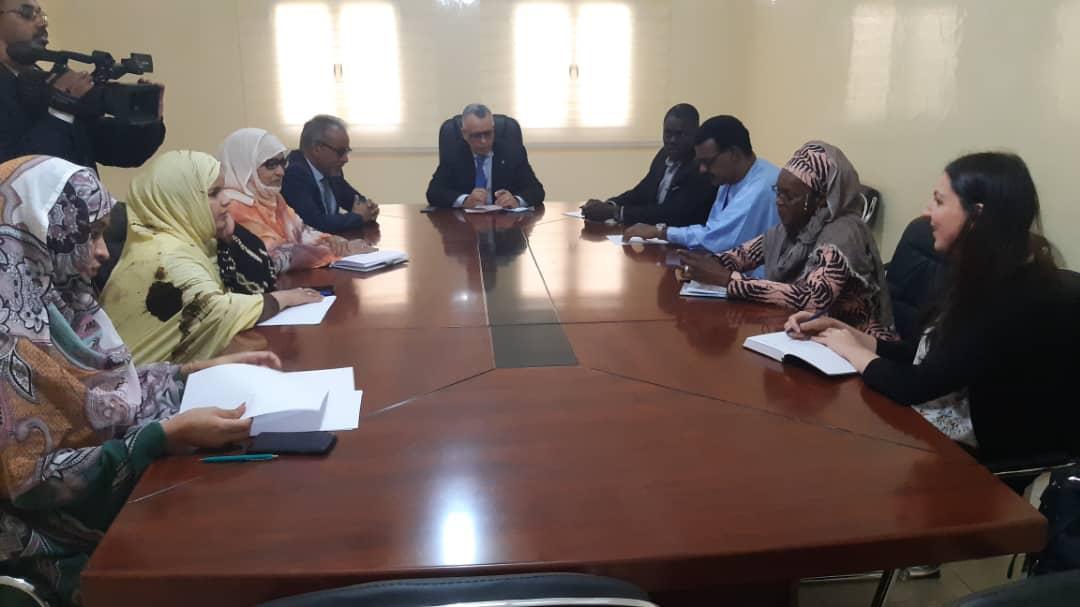 Read more about the article عقد رئيس اللجنة الوطنية لحقوق الإنسان اجتماعا مع فرع انواذيبو في المقر المحلي بحضور ممثلين عن مكتب مفوضية الأمم المتحدة السامية لحقوق الإنسان والشركاء المحليين