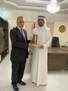 Lire la suite à propos de l’article Le secrétaire général du Réseau arabe des institutions nationales des droits de l&rsquo;homme Sultan bin Hassan al-Jamali remet la médaille du réseau à Maitre Ahmed Salem Bouhoubeyni Président de la commission nationale des droits de l&rsquo;homme