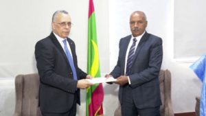 Lire la suite à propos de l’article Le président de la CNDH remet au président de l’Assemblée Nationale