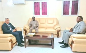 Read more about the article أجرى السيد رئيس اللجنة الوطنية لحقوق الإنسان الأستاذ أحمد سالم ولد بوحبيني الأربعاء مباحثات مع السيد بوباكر سيبو رئيس بعثة المنظمة الدولية للهجرة.