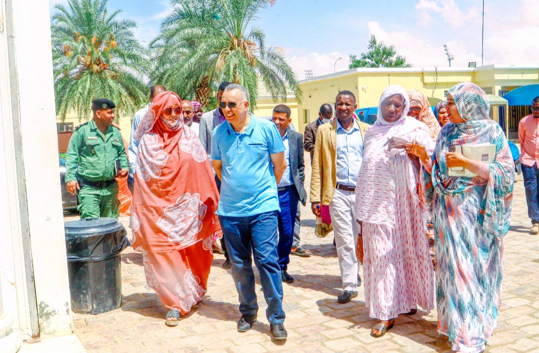 Read more about the article في إطار زياراته الميدانية للمستشفيات.. رئيس اللجنة الوطنية لحقوق الإنسان يستمع لمعاناة ومشاكل محتجزي ومرتادي مستشفى الأمومة والطفولة