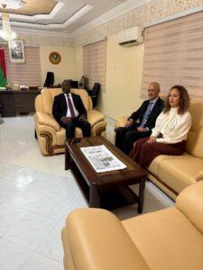 Lire la suite à propos de l’article Visite du Rapporteur Spécial des Nations Unies sur les Droit de l’Homme des Migrants, Mr Jihad Madi, à la Commission Nationale des Droits de l’Homme