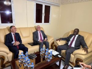 Lire la suite à propos de l’article Le Président de la Commission Nationale des Droits de l&rsquo;Homme s&rsquo;entretient avec l&rsquo;Ambassadeur de l&rsquo;Union Européenne en Mauritanie